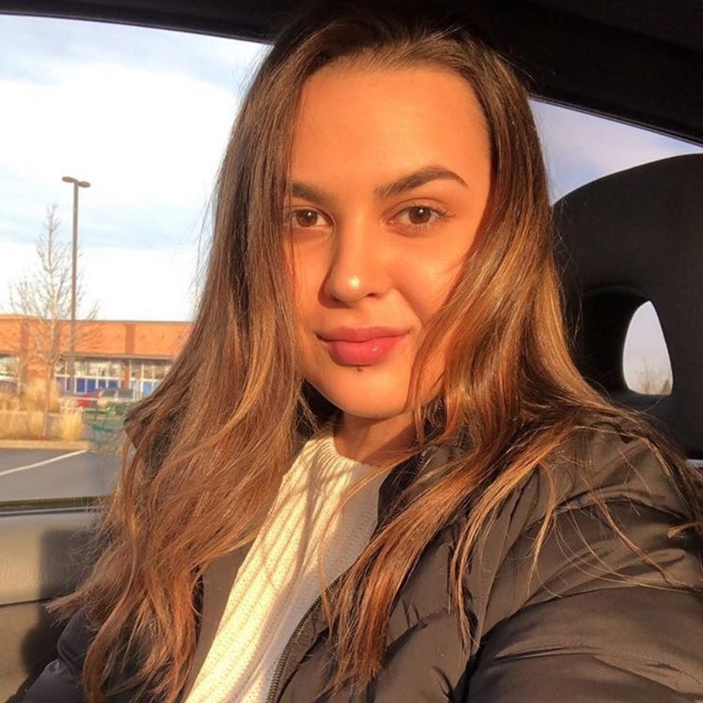 Meet your Posher, Cate